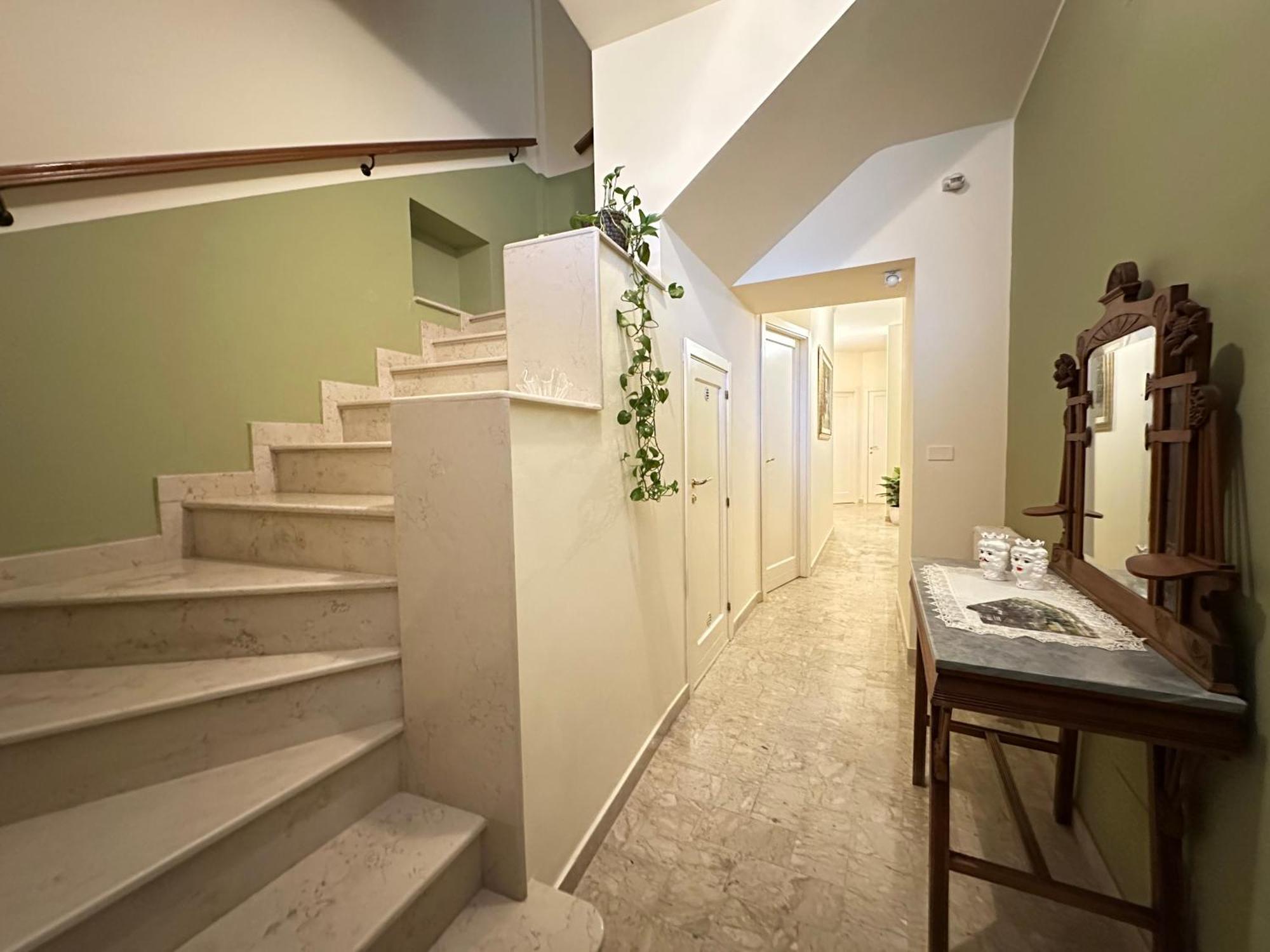 Historic B&B Apartments Home Chiaramonte Gulfi Exterior photo